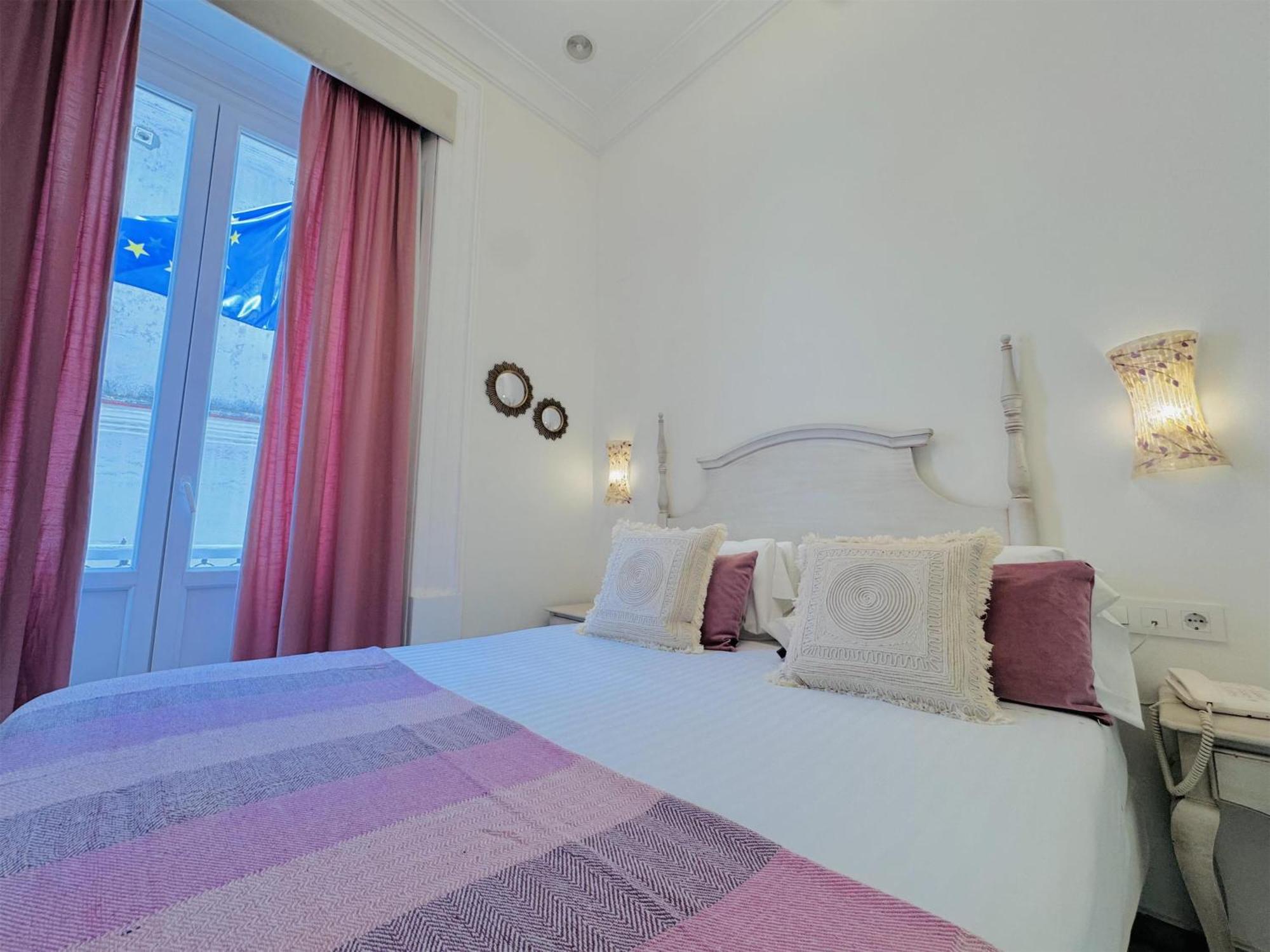 Cortes De Hotel 3*
