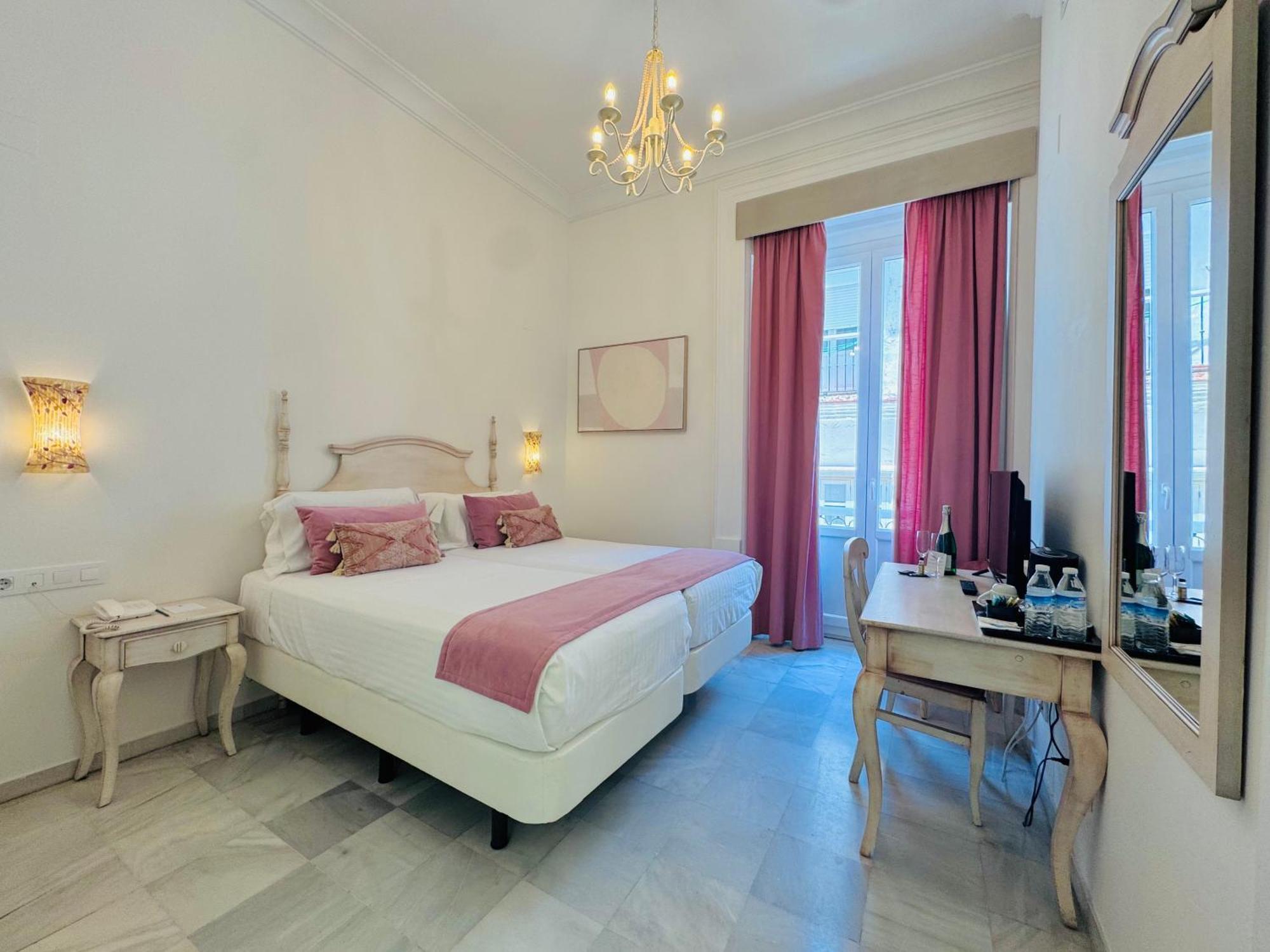 Hotel Cortes De 3*